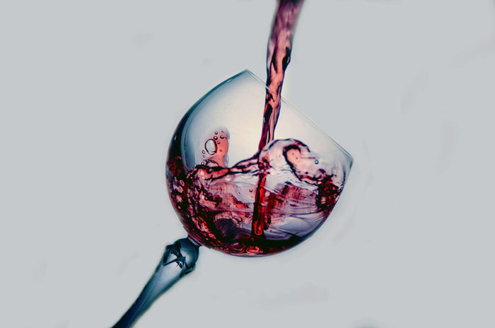 How to serve and store wine