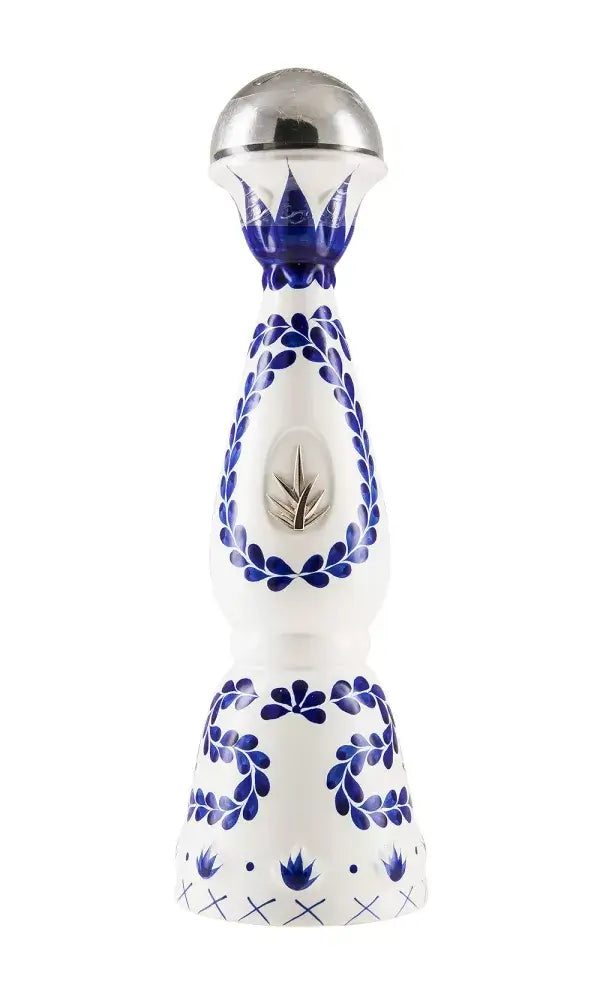 Clase Azul Reposado 175cl – oversized ceramic decanter filled with rich, smooth reposado tequila.