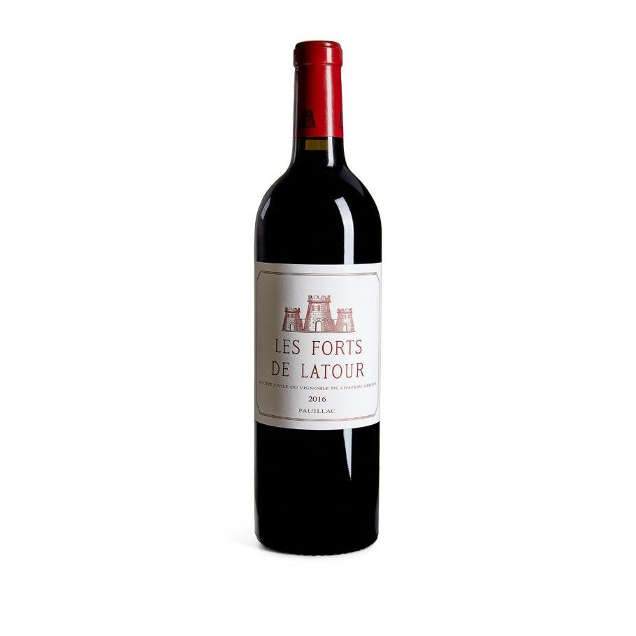 Chateau Latour Les Forts de Latour 2000 red wine bottle from Pauillac, Bordeaux for Champagne gift delivery in the UK.