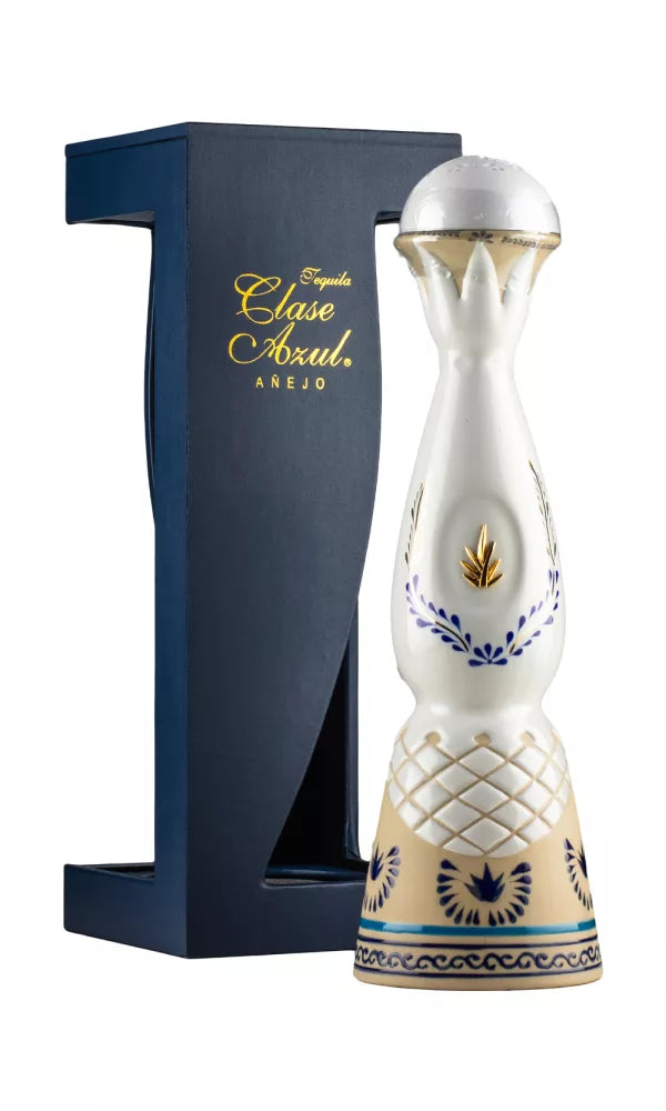 Clase Azul Añejo 70cl – deep amber tequila in a dark ceramic bottle with bronze and gold accents.