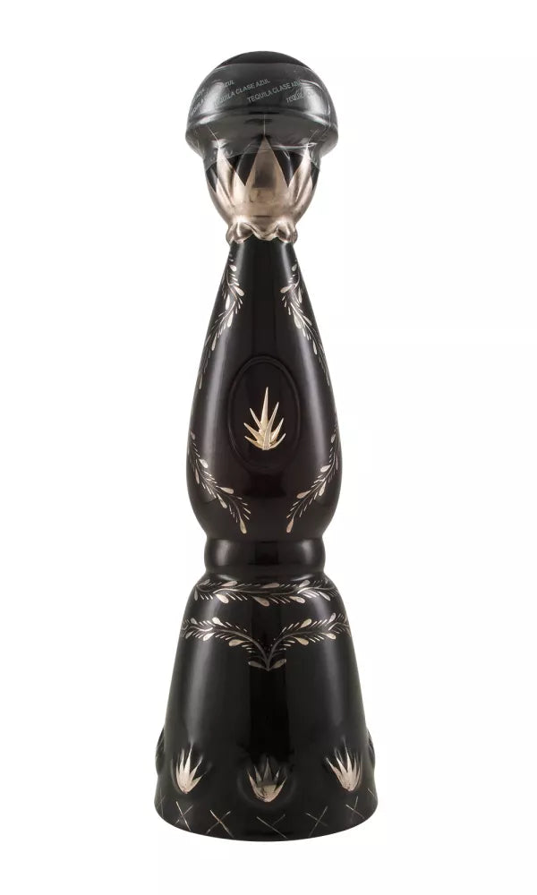 Clase Azul Ultra Añejo 70cl – ultra-premium tequila in a black bottle with platinum and gold embellishments.
