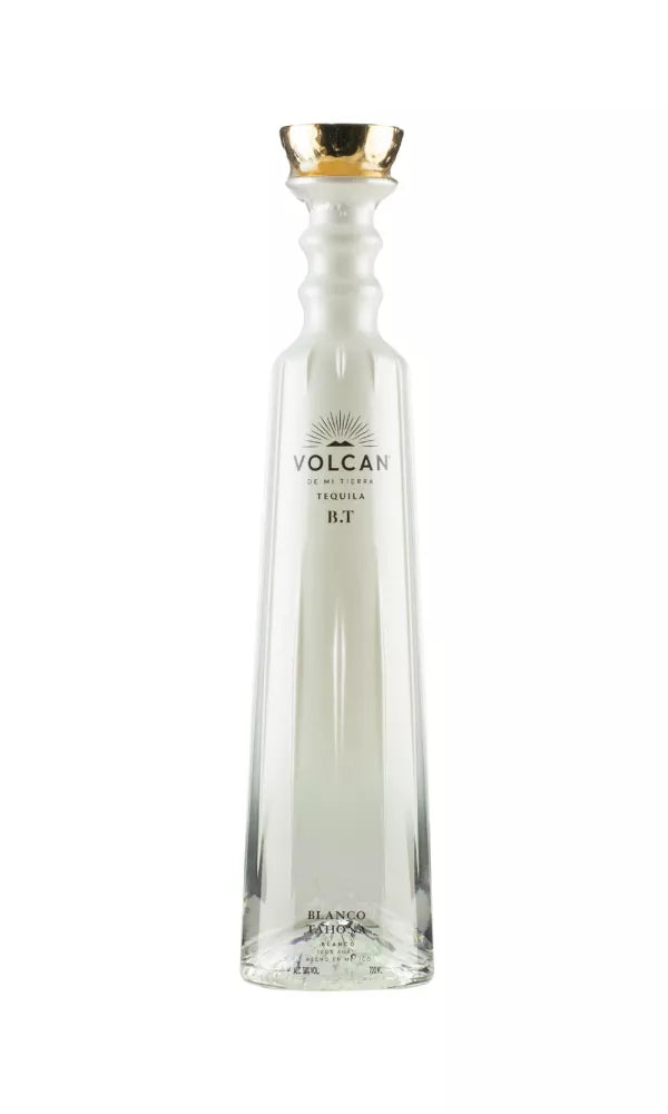 Volcán De Mi Tierra Blanco Tahona Tequila 70cl – clear, artisanal tequila in a refined bottle, highlighting pure agave and citrus freshness.